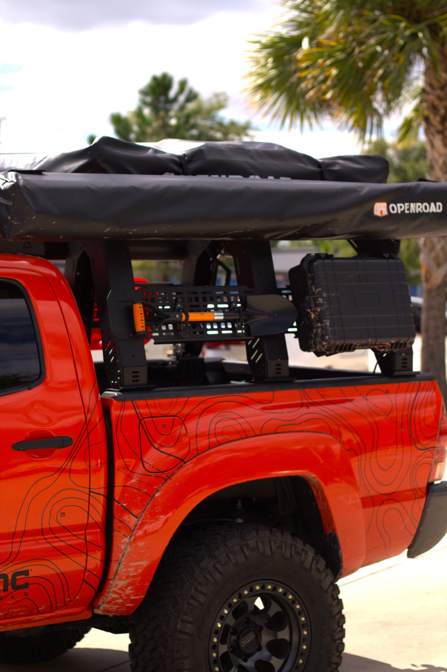 AEGON aluminum rack featuring integrated slots for mounting LED light pods and scene lights.