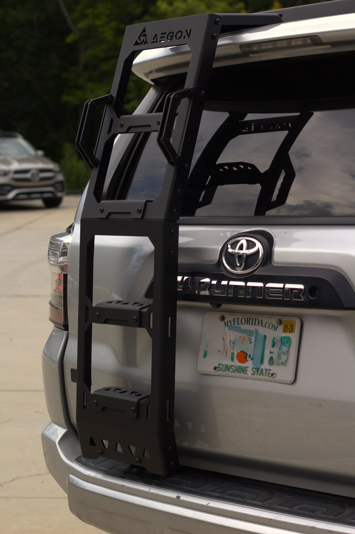 Ergonomic non-slip ladder steps for 5th Gen 4Runner, designed for stable climbing in off-road conditions.