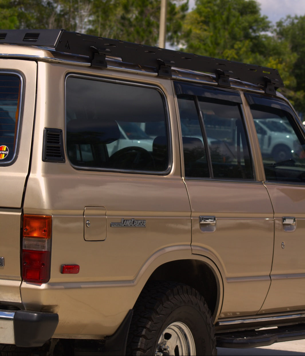 Lightweight and rust-proof aluminum cargo rack for classic Land Cruiser FJ60 and FJ62.